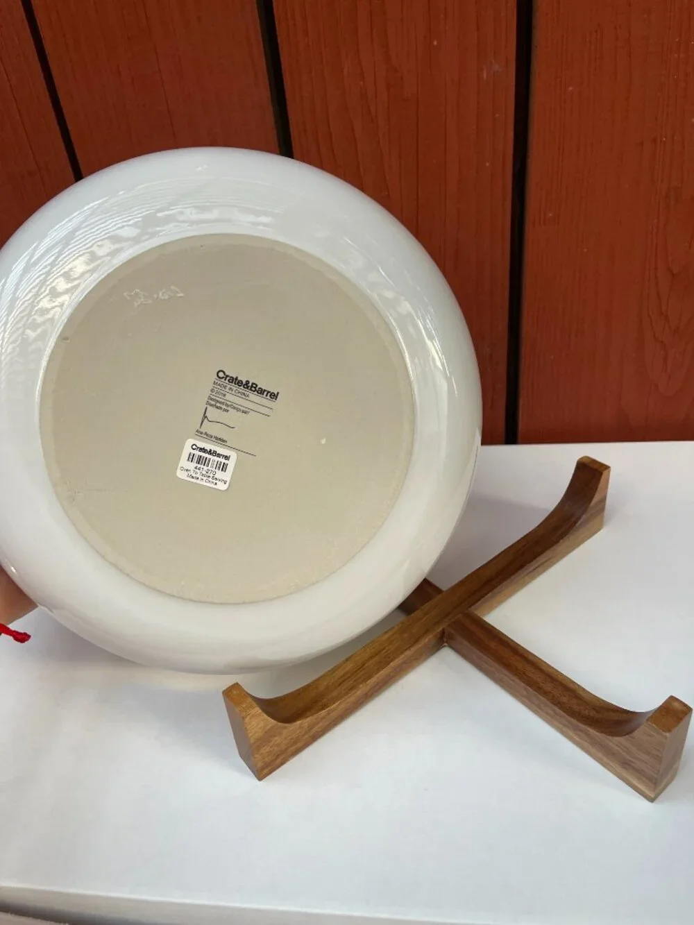 NIB Crate&Barrel Oven-to-Table Serving Bowl with Dark Wood Trivet